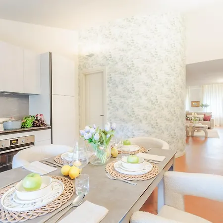 Apartment Cecilia House Lucca